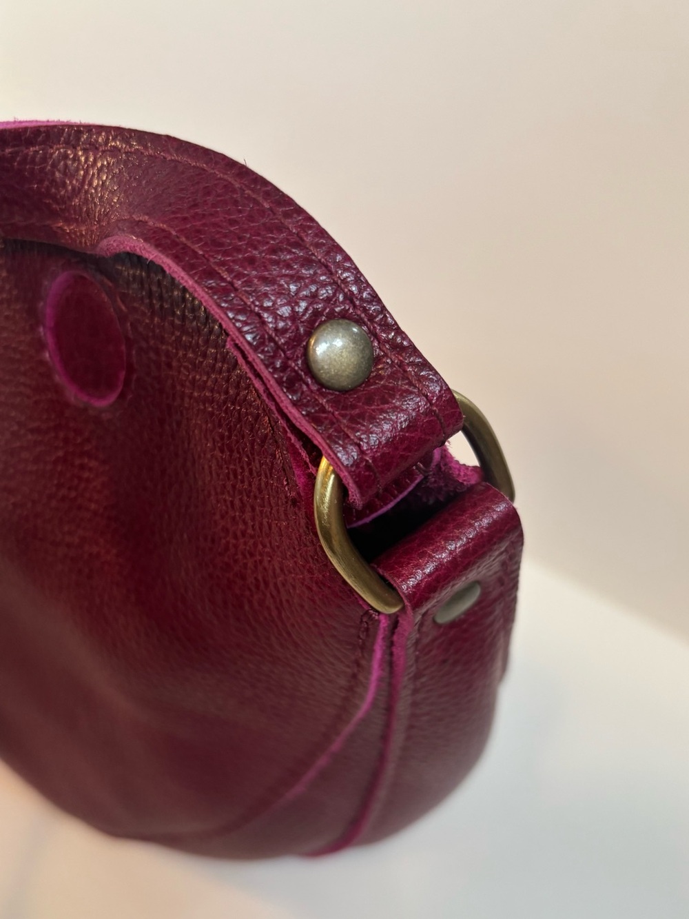 RARE! Portland Leather Koala sling bag in color Orchid - Picture 3 of 11